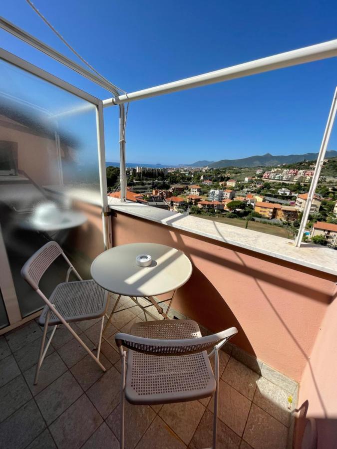 Appartamento Mimosa "A Casa Felice" Pietra Ligure Bagian luar foto