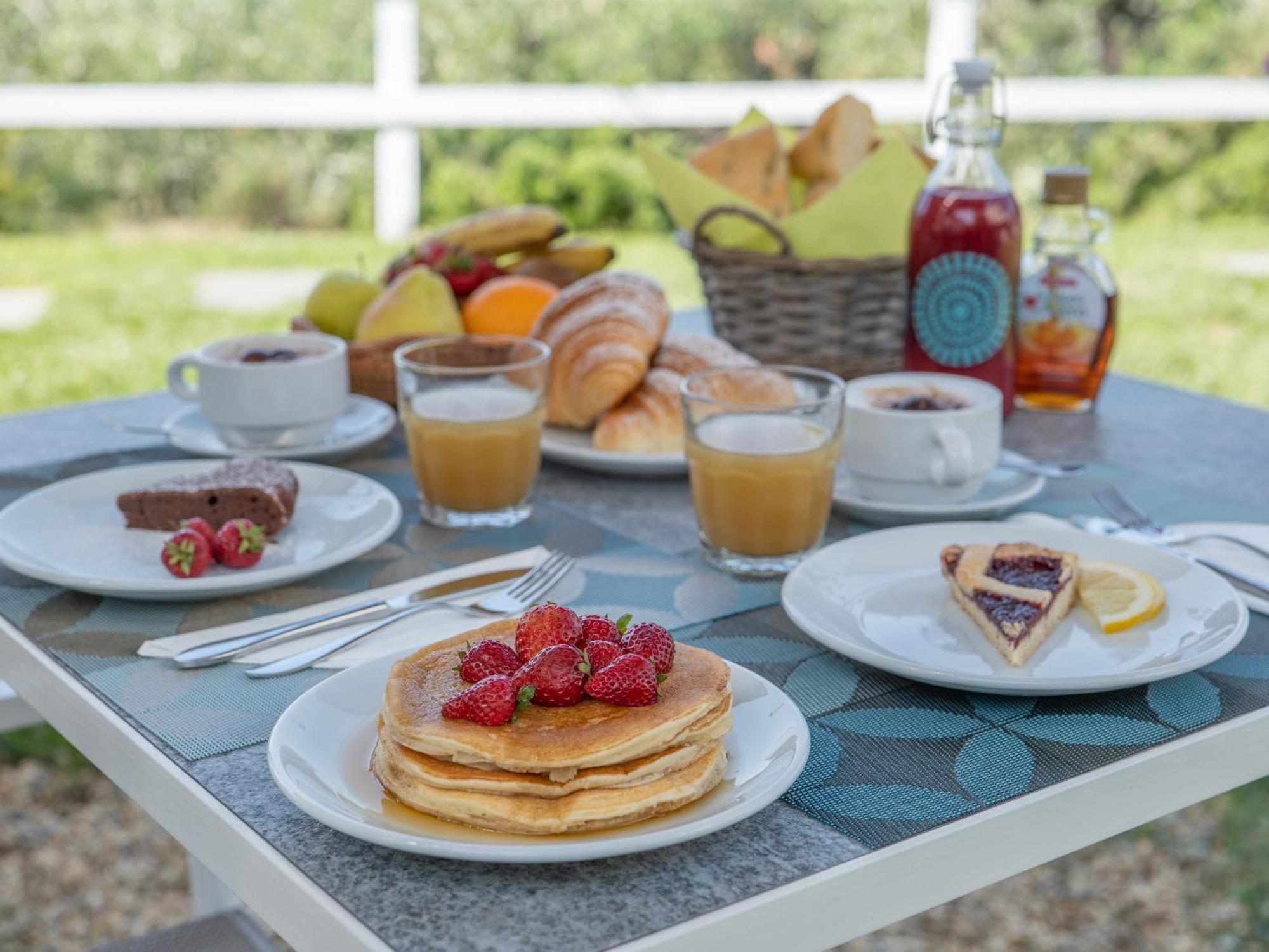 Appartamento Mimosa "A Casa Felice" Pietra Ligure Bagian luar foto
