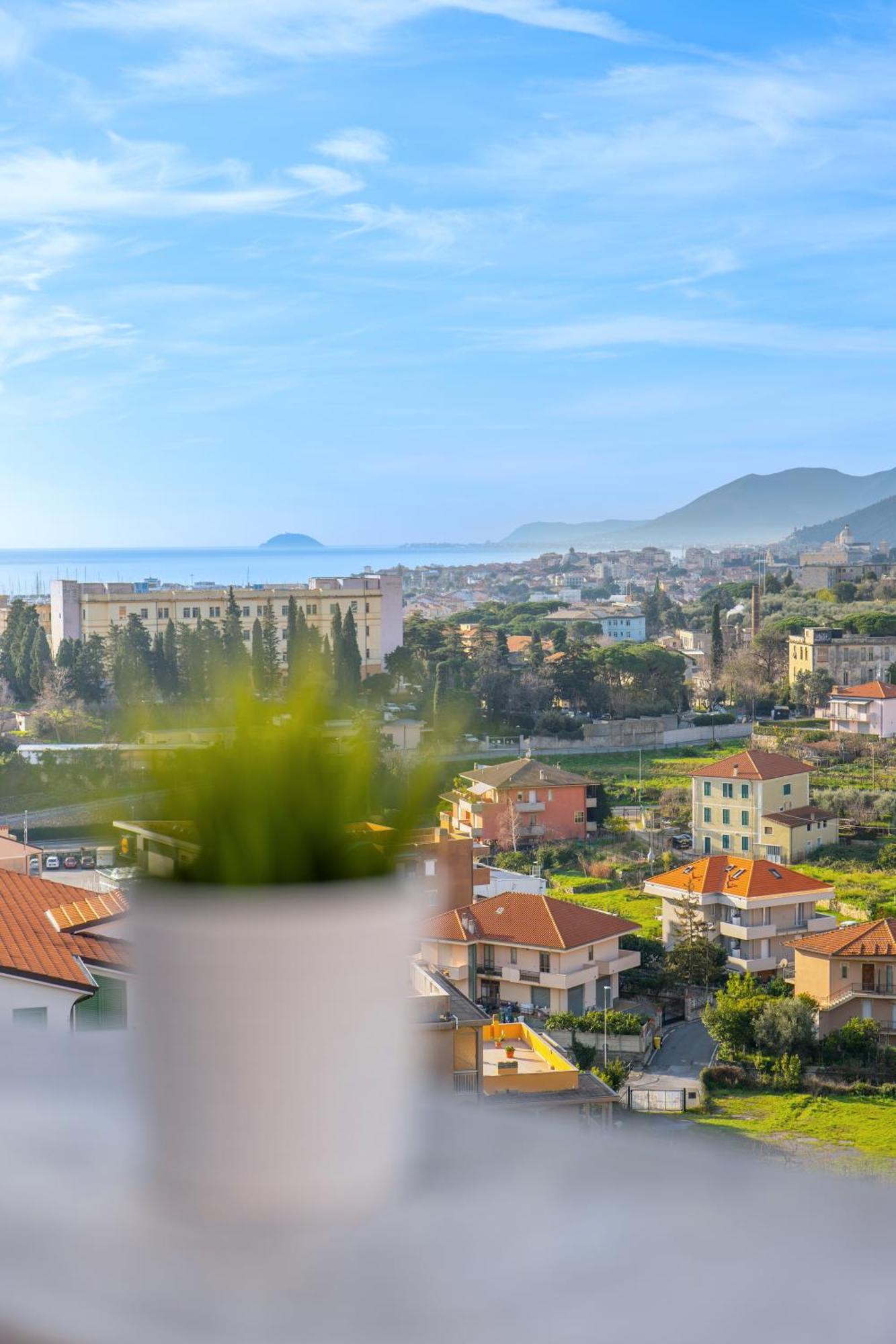 Appartamento Mimosa "A Casa Felice" Pietra Ligure Bagian luar foto